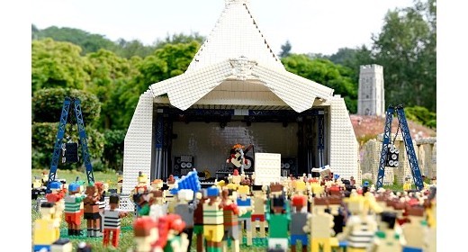 THE LEGOLAND® WINDSOR RESORT PUTS GLASTONBURY HEADLINERS CENTRE STAGE IN MINILAND